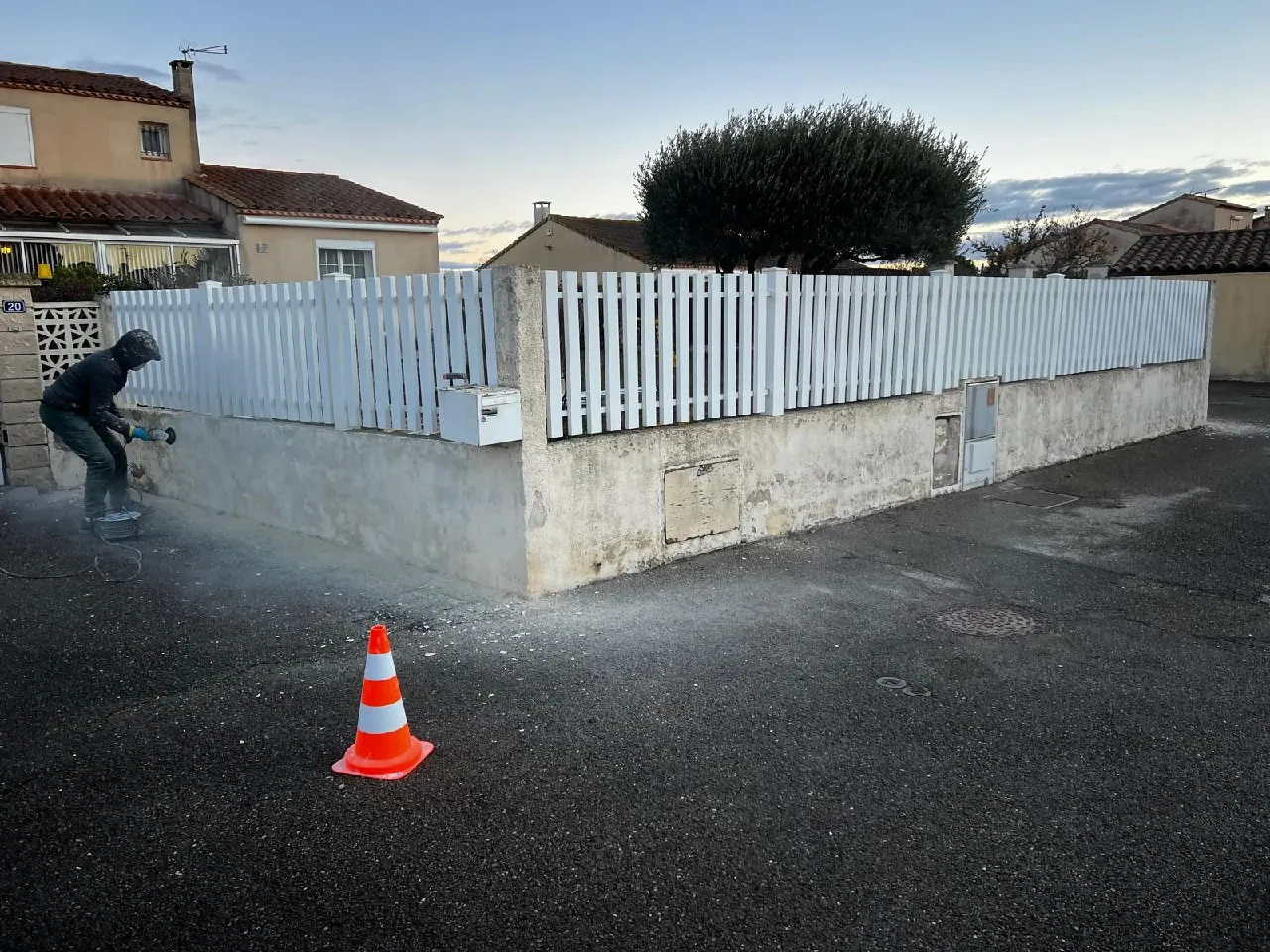 Rénovation de muret et clôture dans les Alpilles par HKD Façades